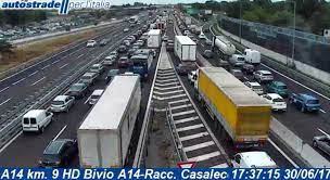 Inaugurated in 1965, it passes through or near rimini, riccione, cesenatico, cattolica. Traffico In Autostrada Coda In A14 E Bivio A1 Casalecchio
