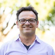 Eli Echols's Instagram, Twitter & Facebook