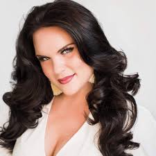 Welcome to REEL SHORTS 🎬 Our team provides custom made short films for  clients looking to take their acting to the next level. Whether you're  looking to strengthen your reel material or