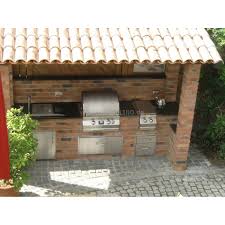 Uberdachte Outdoorkuche Im Garten Aus Stein Mit Fire Magic Gasgrill Seitenbrenner Und Spule Grillplatz Im Garten Eingebauter Grill Outdoor Kuche Selber Bauen