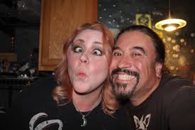 Katie O raises 323 's three-part harmony to four