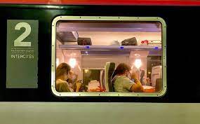 Comparez les prix des billets d'avion. Parti Lundi De Paris A 18h57 Le Train Intercites Arrive A Clermont Ferrand Ce Mardi A 4h08 Clermont Ferrand 63000
