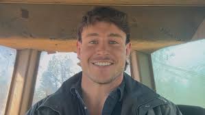 The best and worst romantasy tropes, according to author and viral  BookTokker Stacey McEwan