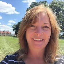 Dorinda Davis's Instagram, Twitter & Facebook