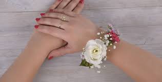 Das herren armband ist ein vielseitiges accessoire. Blumenarmband Selber Machen Diy