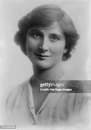 242,379 Side Parted Stock Photos, High-Res Pictures, and Images