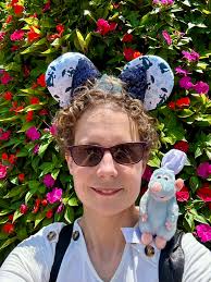 Heartbroken 💔 Lost my precious Mary Poppins Ears today near Security at  DLP around 5pm. 😭😭😭 So far they've not been handed in to Lost & Found.  Please keep your fingers crossed