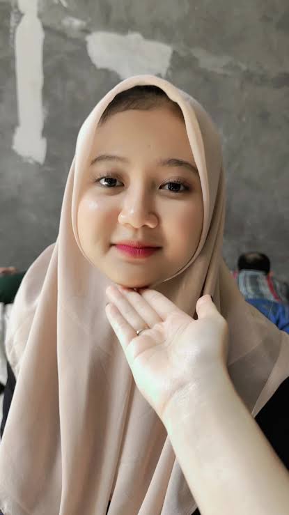 ajarin adek pasang casing hp