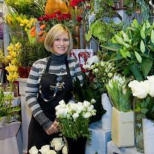 Save up to 50% + free chocs. Flowers Glasgow Florist Petals Flowers