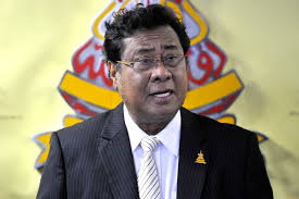 Khalid bin ibrahim yb bandar tun razak yang juga mb selangor, dalam perbahasan di dewan rakyat khamis februari 26, 2009, bermula pada 3.43petang. Tan Sri Khalid Ibrahim Apologises To People Of Selangor For Mb Crisis Coconuts Kl