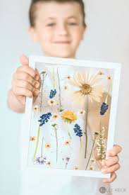Sometimes i just need a new out of the box idea. Mother S Day Craft Ideas Press Flowers In 3 Minutes Pressed Flowers Diy Crafts For Kids Mason Jar Crafts Diy