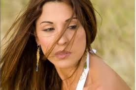 Durante muchos años, han especulado respecto a la verdadera edad de amparo grisales, esto porque mantiene su belleza intacta pese a los. Amparo Grisales Molesta Por Divulgacion De Su Cedula En Redes Sociales