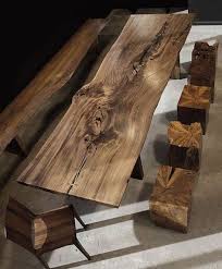 Les Meubles En Bois Brut Sont Une Jolie Touche Nature Pour L Interieur Archzine Fr Meuble Bois Brut Table Bois Brut Et Bois Brut
