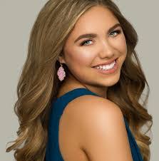 Vanessa Macklin's Instagram, Twitter & Facebook