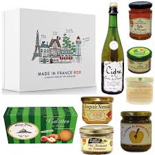 Dernieres Box Normandie Disponibles Ne Tardez Pas Livraison Sous 48 H Madeinfrance Noel Produitduterroir Franc In 2020 Soju Bottle Soju Bottle