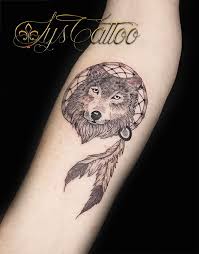 Vous pouvez l'utiliser au quotidien pour assurer votre propre équilibre. Tatouage Tete De Loup Wolf Dreamcatcher Attrape Reve Et Plumes Indiennes Par Lys Tattoo A Gradignan Proche Du Medoc Libourne Et Langon En Tatouage Tete De Loup Tatouage Et Salon