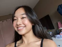 Curtain Bangs Nicolelaeno In 2020 Curtain Bangs Side Bangs Hairstyles How To Style Bangs