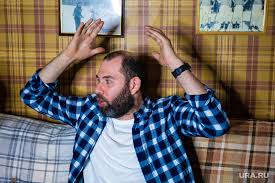 Скачивай и слушай семён слепаков семён слепаков и слепаков песня про парня на zvooq.online! Slepakov Raskritikoval Protesty I Poluchil Otvet Ot Yulii Navalnoj