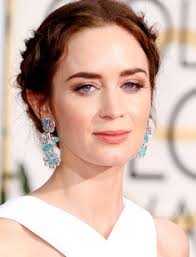 86 cm (34 in) waist size: Emily Blunt Biography Personal Life Age Height Photo Filmography Rumors 2021