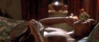 Nude video celebs » Angela Bassett nude - City of Hope (1991)