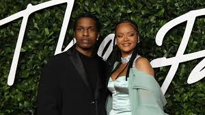 31.12.2020 · rihanna ile asap rocky, barbados'a gitti. Rihanna Und A Ap Verbrachten Feiertage Auf Barbados Zusammen Promiflash De