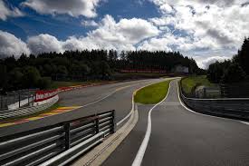 Water cascaded along the circuit between la source and eau rouge, causing damage to the track, and resulting in a flood at the appropriately named complex. W9q Lngimhemnm