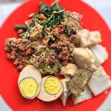 Makanan tradisional yang saya akan perkenalkan hari ini ialah masak lemak cili api, rendang cili api, dan salai. 20 Makanan Khas Bali Ini Bikin Ngiler Rekomended Makanan Khas Bali