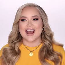 If you haven't watched nikkie's channel, let me bring you up to speed. Too Faced Fired Co Founder S Sister After Transphobic Comments About Nikkietutorials Vox