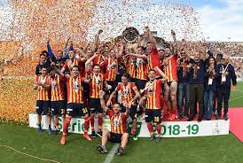 Metti qui le tue foto dei giallorossi foto e video inerenti all'unione sportiva lecce, la maggiore. Lecce Esulta Dopo Sette Anni E Tornato In Serie A Palermo Ai Play Off Foggia In C Ita Sport Press