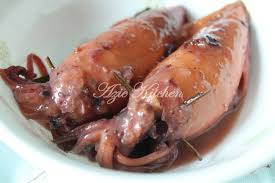 Dengan bumbu kuah kuning yang pedas dijamin akan menambah. Ketupat Sotong Bertelur Untuk Hafez Azie Kitchen