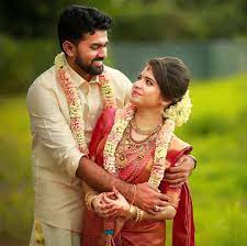 Follow Kerala Wedding Style Photographylover Dslrphotography Wedding Couple Poses Photography Indian Wedding Photography Couples Wedding Photography Poses