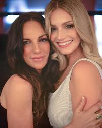 Memaw always said “country music is about family” 👨‍👩‍👧‍👦 Back in the  day that's how she and families like the Carter Family learned to sing and  harmonize. They would all sit on