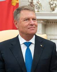 Numai un fost presedinte trecut prin crize. Klaus Iohannis Wikipedia