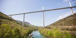 Fête à la capelle farcel ; Un Week End A Millau Avec France Week End