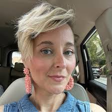 Abbey Blackwood's Instagram, Twitter & Facebook