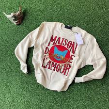 Maison De L Amour Gucci Sweatshirt Price 22 000 Available In Different Siz In 2020 Graphic Sweatshirt Sweatshirts Gucci Sweatshirt