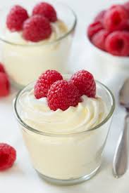 Easy White Chocolate Mousse Made With Cream Cheese For An Amazingly Delicious Treat That S Easy White Chocolate White Chocolate Mousse Chocolate Mousse Recipe