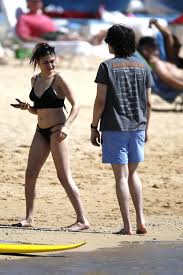 Creativity and artistic talent come to the forefront. Frances Bean Cobain S Feet Wikifeet