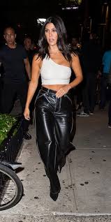 Biography.com profiles kourtney kardashian, star of the reality tv show keeping up with the kourtney kardashian. Kourtney The Best Dressed Kardashian Kardashian Style Kardashian Outfit Kourtney Kardashian Style