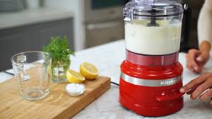 The small pusher features a small oil drizzle opening for emulsifying sauces and dressings. Kitchenaid 1 7l Food Processor How To Use Youtube