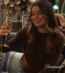 'icarly' revival series is set to premiere this june 2021. Icarly Trailer Miranda Cosgrove Raises A Glass Of Champagne Ali2day