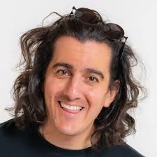 Rodrigo Rojo Pizarro en LinkedIn: ¿Cuál foto de perfil te gusta más?