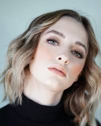 Carolina Takahashi Makeup Artist