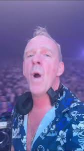 Fatboy Slim Rocks Telegraph Building in Belfast