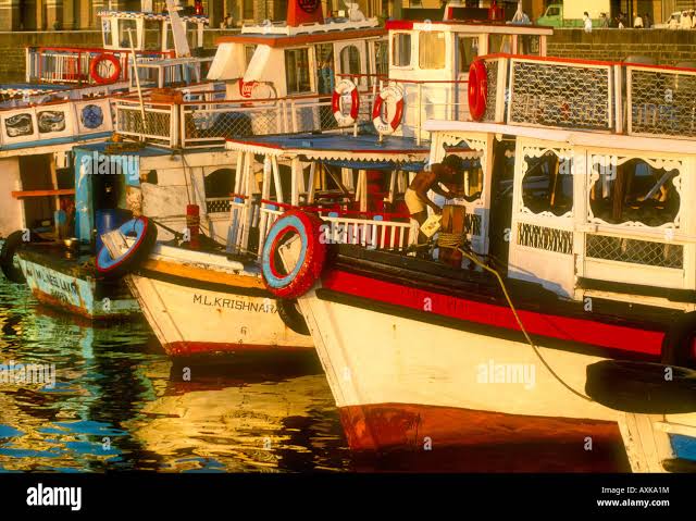 Bombay harbour fishing boats hi-res stock photography and images - Alamy