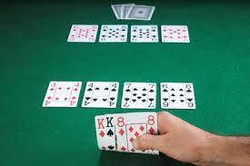 Examples of five of a kind would be four 10s and a wild card or two queens and three wild cards. How To Play Seven Card Stud Poker Game Rules Playingcarddecks Com