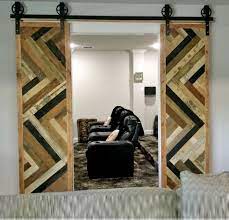 Porte De Grange Sur Mesure Coulissant Motif De Chevrons De Etsy Portes De Grange Interieur Quincaillerie De Porte De Grange Decoration Interieur Maison