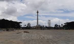 Di puncak monas, tersedia teropong jarak jauh untuk melihat pemandangan jakarta dari atas monumen yang tingginya lebih dari. Inilah Wajah Monas Terbaru Setelah Revitalisasi