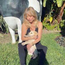 The latest tweets from goldie hawn (@goldiehawn). Goldie Hawn Goldiehawn Instagram Photos And Videos