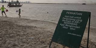Faktor penyebabnya adalah kawasan ini juga merupakan jalur pipa minyak bawah laut, dimana kawasan tersebut berpeluang untuk menjadi sumber pencemar berupa tumpahan minyak (oil spill) dari kegiatan pelabuhan dan pertambangan lepas pantai. Menelusuri Potensi Likuefaksi Di Jakarta Dari Riset Lipi Ini Hasilnya Halaman All Kompas Com